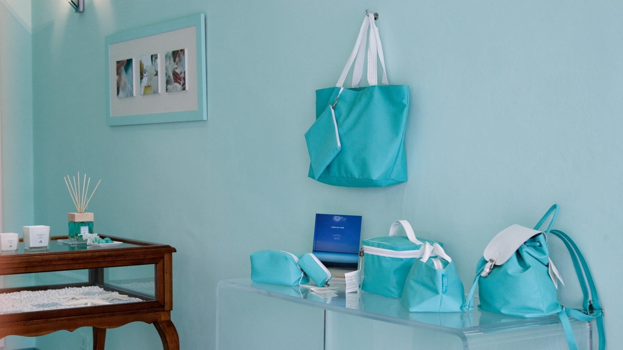 Travel Bags and Totes Made in Italy for Acqua dell'Elba Acqua dell'Elba US Travel Bags and Totes Made in Italy for Acqua dell'Elba Acqua dell'Elba US